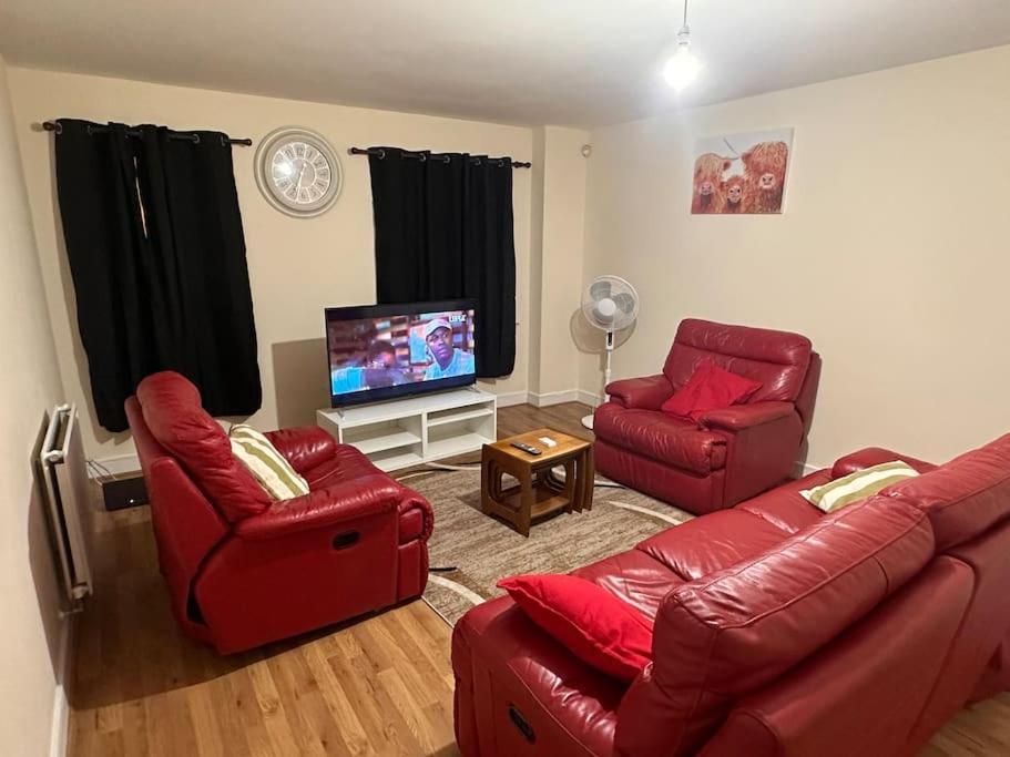 Justalf Facilities-Spacious 2-Bed Apartment In Thamesmead, Greenwich Londres Exterior foto