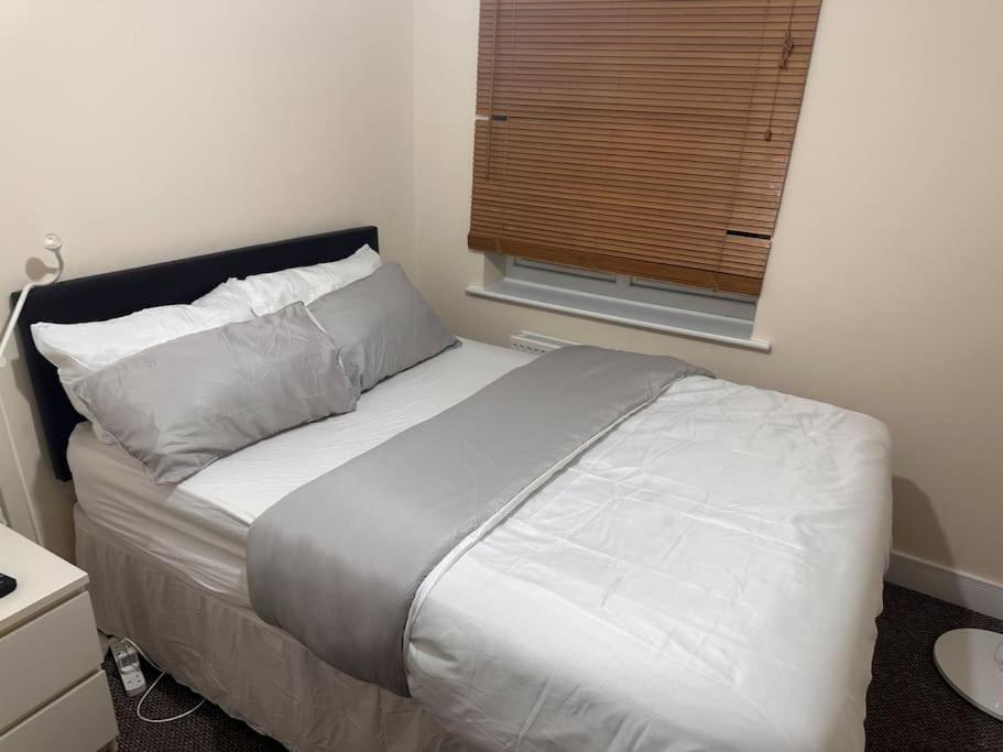 Justalf Facilities-Spacious 2-Bed Apartment In Thamesmead, Greenwich Londres Exterior foto